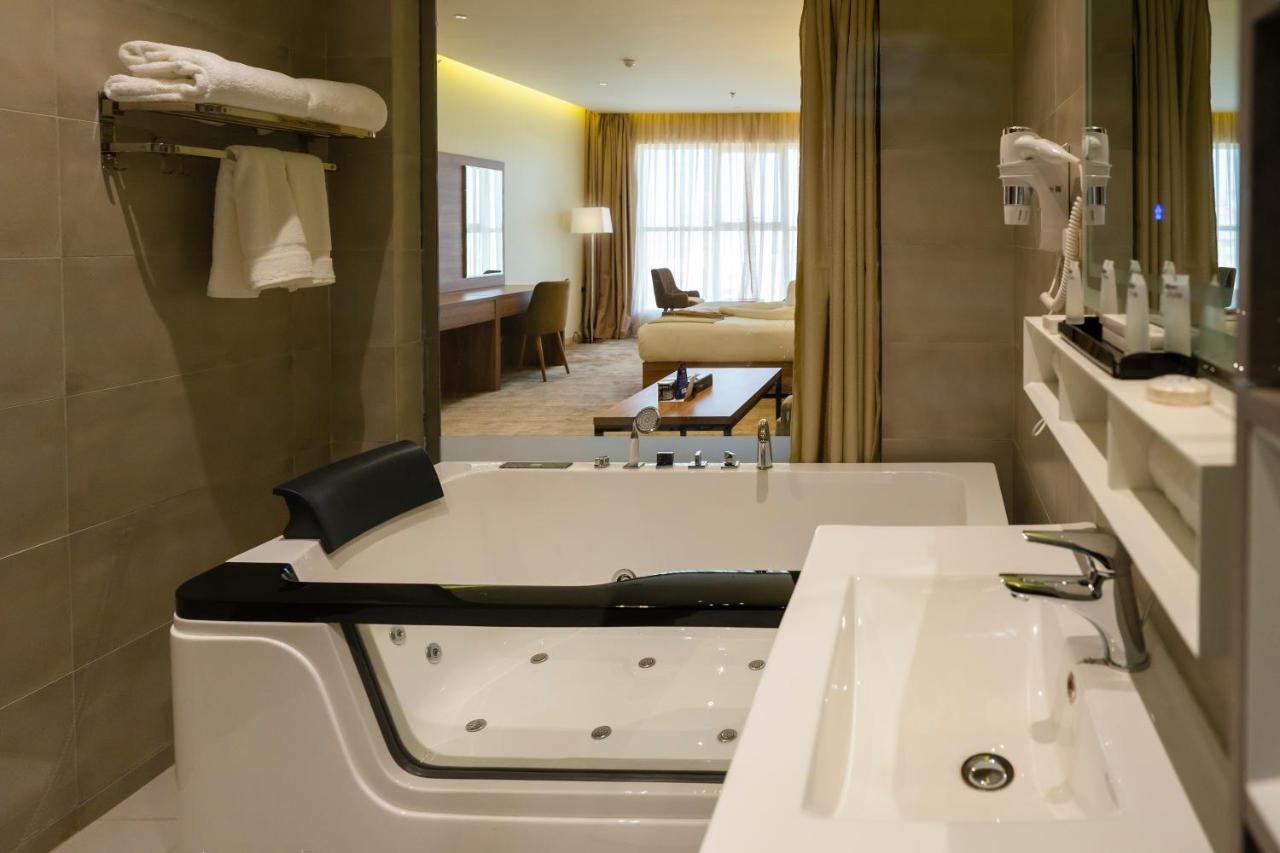 W Suites Hotel アブハ エクステリア 写真